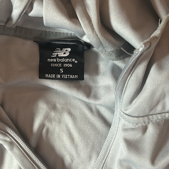 New Balance Grey Anorak Pullover - Picture 3 of 3